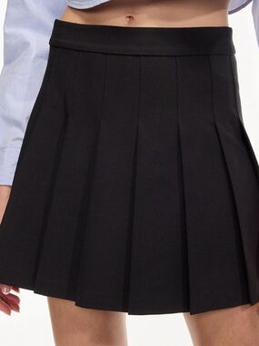 Aritzia Black Pleated Skirt